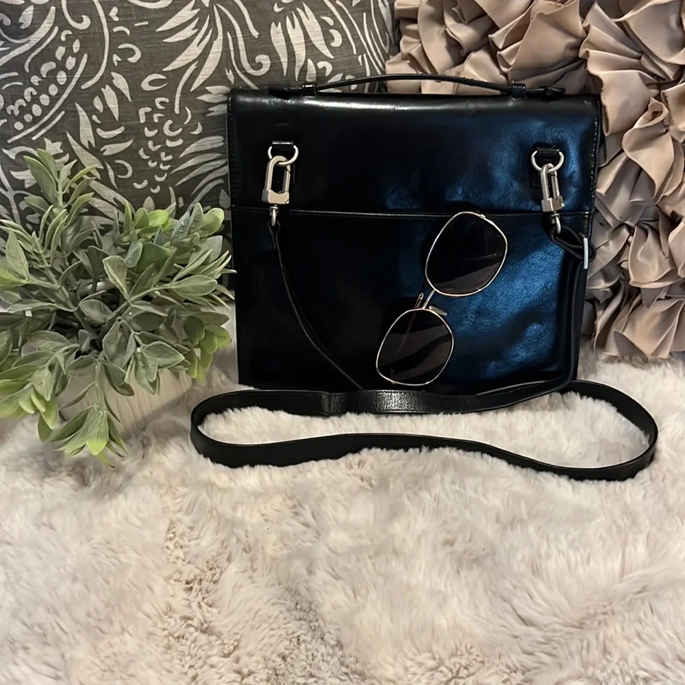 Brookstone Vintage Black Leather Crossbody Shoulder iPad Case